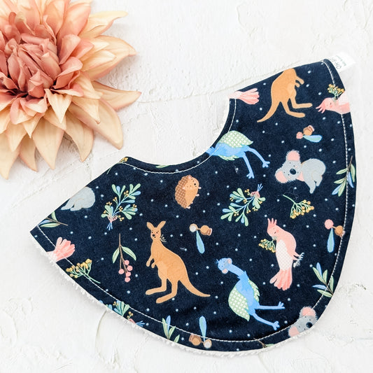 Aussie Friends Signature Dribble Bib