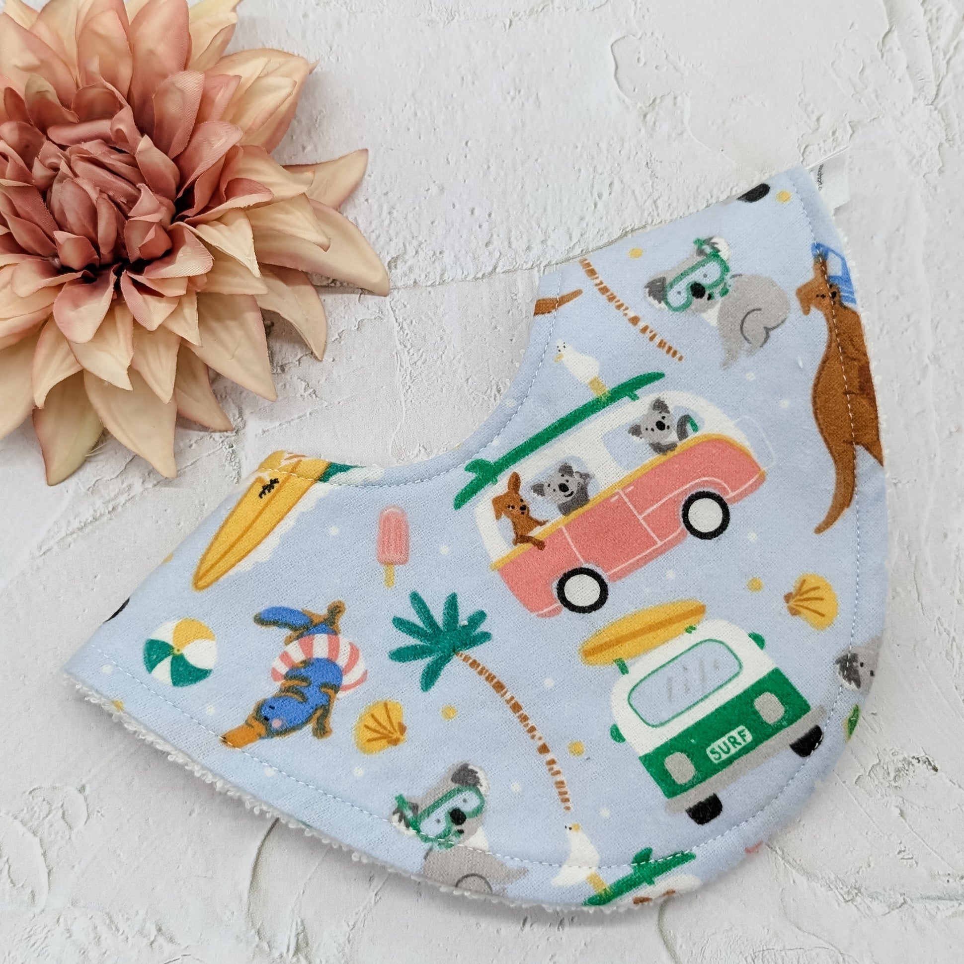Aussie Holiday Signature Dribble Bib